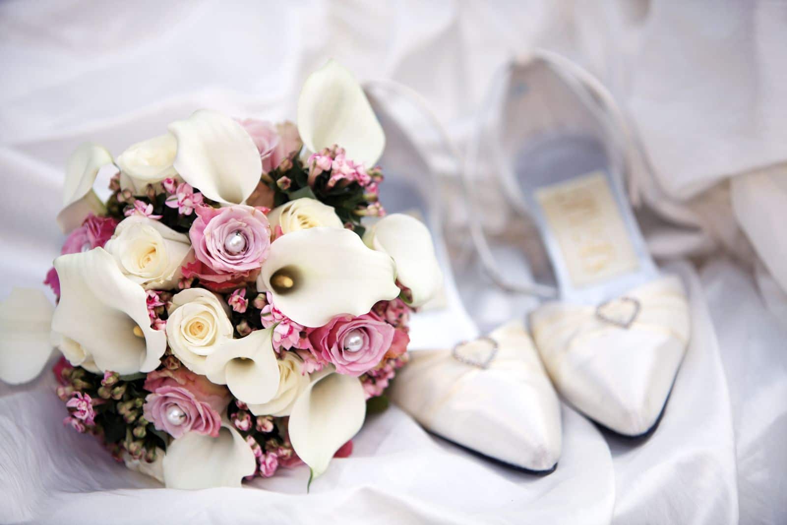 Brautstrauß mit Schuhen