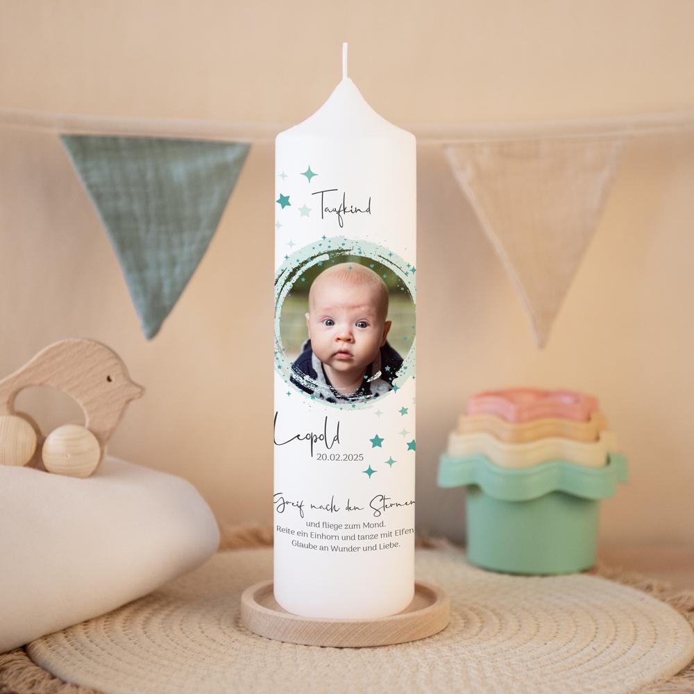 Taufkerze Junge Sterne mit Foto von Liluna Taufkerze Junge Sterne mit Foto von Liluna